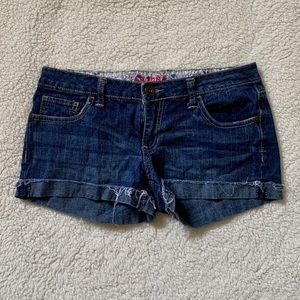 Juniors shorts - Size 9